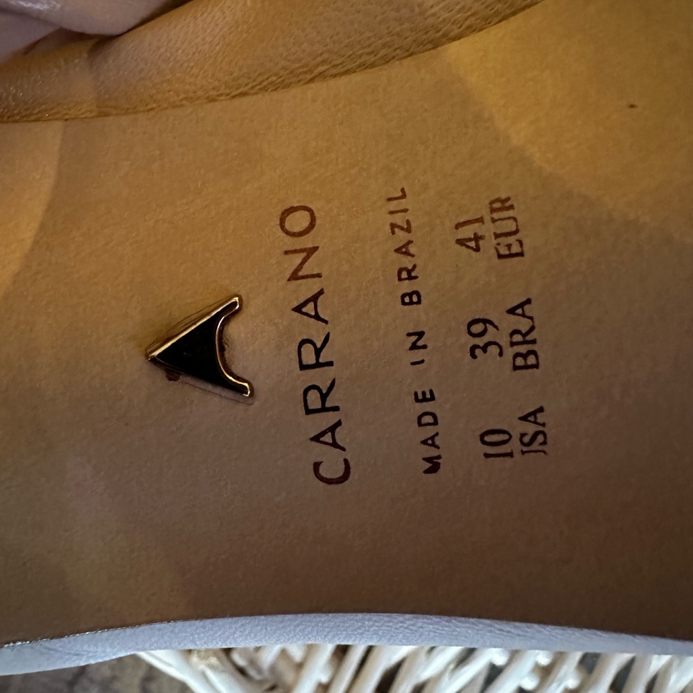 Carrano Women's Elegant Cream and Tan Mules - Picture 6 of 10